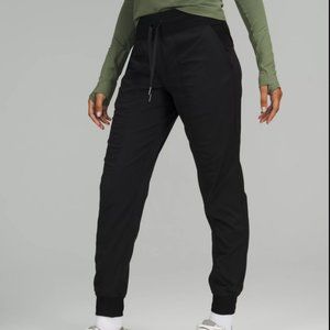 NWT Size 4 Dance Studio MR Jogger Black - Lululemon